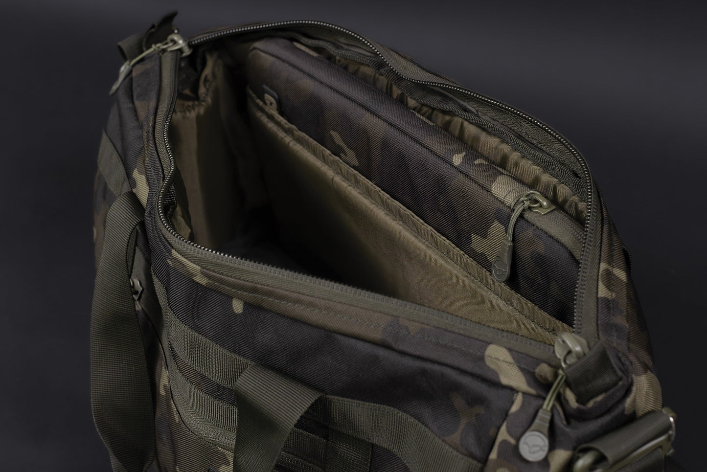 Korda Dark Kamo Messenger Bag