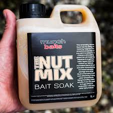 Munch Baits The Nut Mix Bait Soak 1 liter