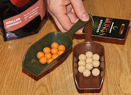 Gardner Munga Spoons ( 1 Brown and 1 Green)